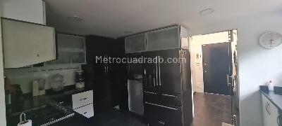 Casa de 3 alcobas en venta en San Jose De Bavaria, Bogotá, 200 m² · foto 2 de 11