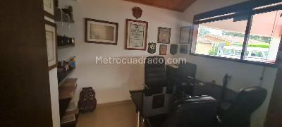 Casa de 3 alcobas en venta en San Jose De Bavaria, Bogotá, 200 m² · foto 8 de 11