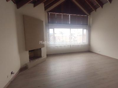Casa de 4 alcobas en venta en San Jose De Bavaria, Bogotá, 380 m² · foto 4 de 16