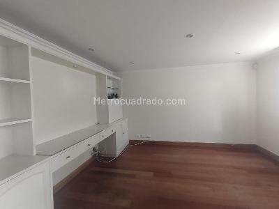 Casa de 4 alcobas en venta en San Jose De Bavaria, Bogotá, 380 m² · foto 7 de 16