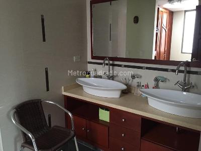 Casa de 4 alcobas en venta en San Jose De Bavaria, Bogotá, 400 m² · foto 12 de 20