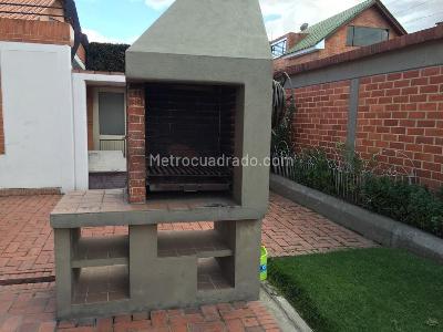 Casa de 4 alcobas en venta en San Jose De Bavaria, Bogotá, 400 m² · foto 18 de 20