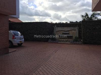 Casa de 4 alcobas en venta en San Jose De Bavaria, Bogotá, 400 m² · foto 19 de 20