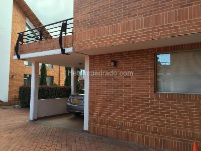 Casa de 4 alcobas en venta en San Jose De Bavaria, Bogotá, 400 m² · foto 20 de 20
