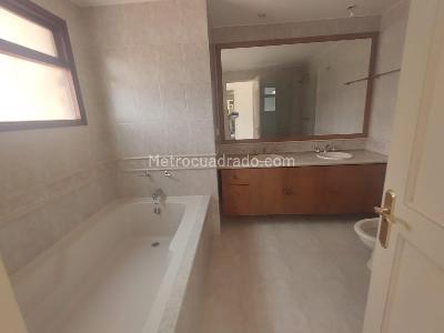 Casa de 4 alcobas en venta en Bogota| San Jose De Bavaria, Bogotá, 380 m² · foto 16 de 20