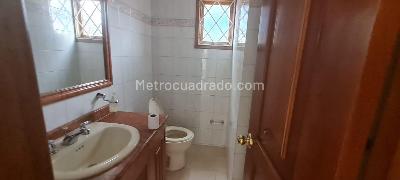 Casa de 4 alcobas en venta en San Jose De Bavaria, Bogotá, 320 m² · foto 16 de 20