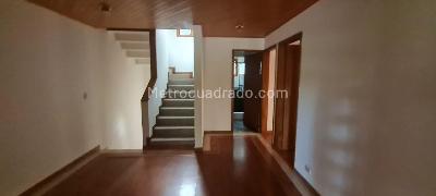 Casa de 4 alcobas en venta en San Jose De Bavaria, Bogotá, 320 m² · foto 4 de 20