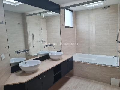 Casa de 4 alcobas en venta en San Jose De Bavaria, Bogotá, 320 m² · foto 19 de 20