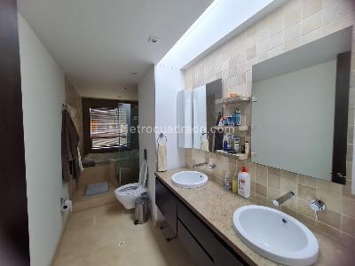 Casa de 3 alcobas en venta en San Jose De Bavaria, Bogotá, 400 m² · foto 13 de 18