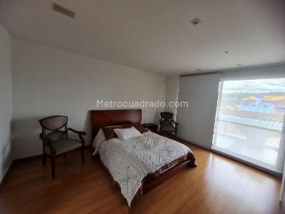 Casa de 3 alcobas en venta en San Jose De Bavaria, Bogotá, 400 m² · foto 8 de 18