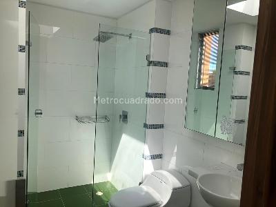 Casa de 5 alcobas en venta en San Simon, Bogotá, 450 m² · foto 17 de 20