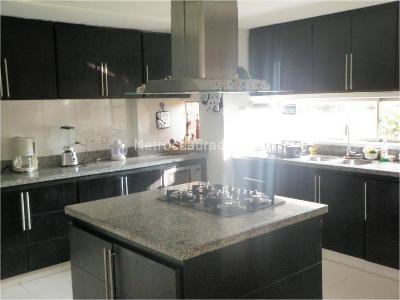Casa de 4 alcobas en venta en Hacienda San Simon, Bogotá, 330 m² · foto 9 de 18