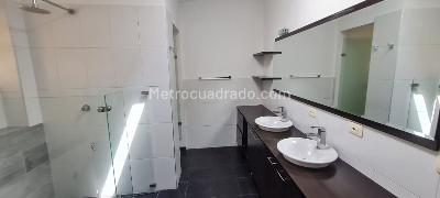 Casa de 5 alcobas en venta en Hacienda San Sebastian, Bogotá, 410 m² · foto 16 de 18