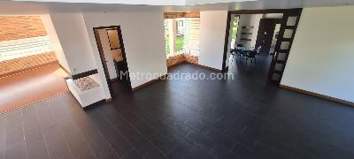 Casa de 5 alcobas en venta en Hacienda San Sebastian, Bogotá, 410 m² · foto 3 de 18