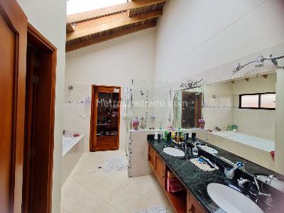 Casa de 4 alcobas en venta en San Jose De Bavaria, Bogotá, 470 m² · foto 18 de 19