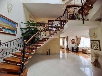 Casa de 4 alcobas en venta en San Jose De Bavaria, Bogotá, 470 m² · foto 2 de 19