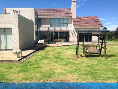 Casa de 4 alcobas en venta en Hacienda San Simon, Bogotá, 460 m² · foto 1 de 18