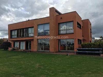 Casa de 4 alcobas en venta en Hacienda San Sebastian, Bogotá, 278 m² · foto 3 de 17