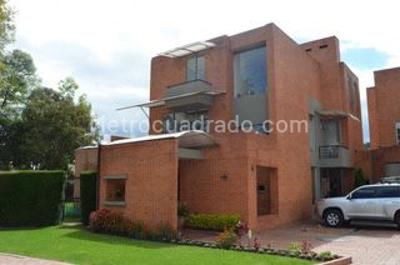 Casa de 4 alcobas en venta en San Jose De Bavaria, Bogotá, 470 m² · foto 14 de 16