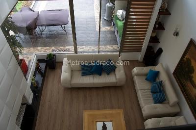 Casa de 4 alcobas en venta en San Jose De Bavaria, Bogotá, 470 m² · foto 2 de 16