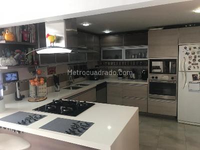 Casa de 4 alcobas en venta en San Jose De Bavaria, Bogotá, 245 m² · foto 18 de 20