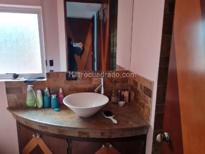 Casa de 4 alcobas en venta en San Jose De Bavaria, Bogotá, 410 m² · foto 19 de 20