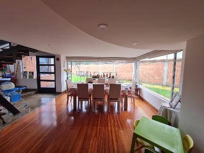 Casa de 4 alcobas en venta en San Jose De Bavaria, Bogotá, 410 m² · foto 3 de 20