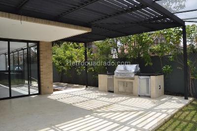 Casa de 4 alcobas en venta en San Jose De Bavaria, Bogotá, 570 m² · foto 2 de 19