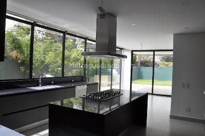 Casa de 4 alcobas en venta en San Jose De Bavaria, Bogotá, 470 m² · foto 2 de 19