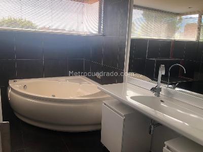 Casa de 4 alcobas en venta en Hacienda San Simon, Bogotá, 450 m² · foto 16 de 20