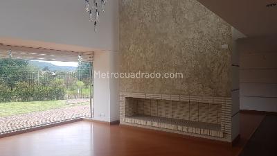 Casa de 4 alcobas en venta en Hacienda San Simon, Bogotá, 400 m² · foto 3 de 17