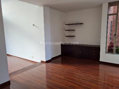 Casa de 4 alcobas en venta en San Jose De Bavaria, Bogotá, 420 m² · foto 15 de 19