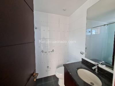 Casa de 4 alcobas en venta en San Jose De Bavaria, Bogotá, 420 m² · foto 17 de 19