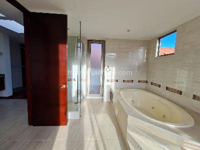 Casa de 4 alcobas en venta en San Jose De Bavaria, Bogotá, 420 m² · foto 18 de 19