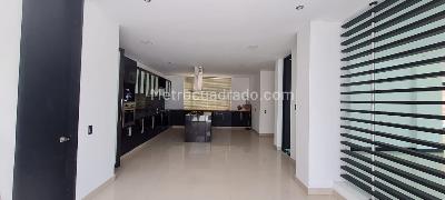 Casa de 4 alcobas en venta en San Jose De Bavaria, Bogotá, 430 m² · foto 4 de 19