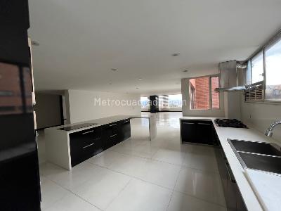 Apartamento en venta en El Refugio, Bogotá · foto 4 de 15