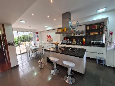 Casa de 4 alcobas en venta en Hacienda San Simon, Bogotá, 415 m² · foto 3 de 18