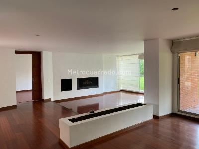 Casa de 4 alcobas en venta en San Jose De Bavaria, Bogotá, 540 m² · foto 3 de 20