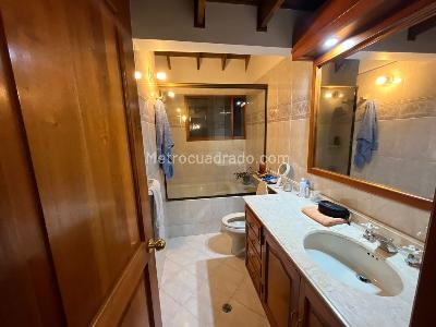 Casa de 4 alcobas en venta en San Jose De Bavaria, Bogotá, 400 m² · foto 10 de 18