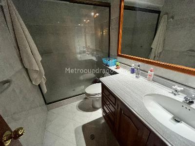 Casa de 4 alcobas en venta en San Jose De Bavaria, Bogotá, 400 m² · foto 16 de 18