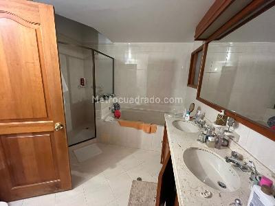 Casa de 4 alcobas en venta en San Jose De Bavaria, Bogotá, 400 m² · foto 18 de 18