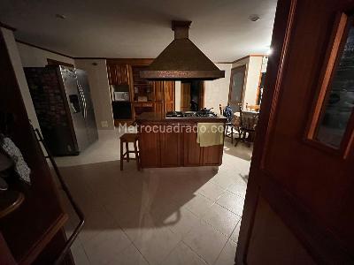 Casa de 4 alcobas en venta en San Jose De Bavaria, Bogotá, 400 m² · foto 6 de 18