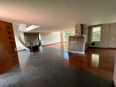 Casa de 4 alcobas en venta en Hacienda San Simon, Bogotá, 438 m² · foto 5 de 17