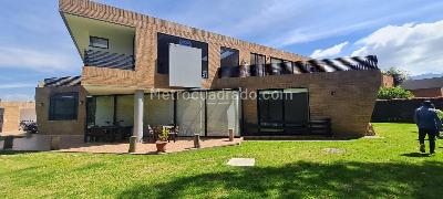 Casa de 4 alcobas en venta en Hacienda San Simon, Bogotá, 400 m² · foto 2 de 18