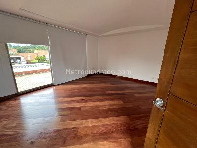 Casa de 4 alcobas en venta en Hacienda San Simon, Bogotá, 240 m² · foto 12 de 20