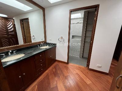 Casa de 4 alcobas en venta en Hacienda San Simon, Bogotá, 240 m² · foto 3 de 20