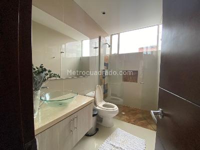 Casa de 4 alcobas en venta en San Jose De Bavaria, Bogotá, 450 m² · foto 15 de 19