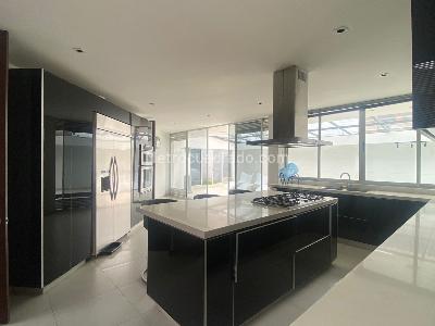 Casa de 4 alcobas en venta en San Jose De Bavaria, Bogotá, 450 m² · foto 3 de 19