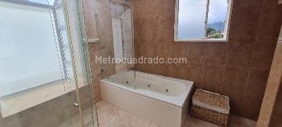 Casa de 4 alcobas en venta en San Jose De Bavaria, Bogotá, 286 m² · foto 3 de 19