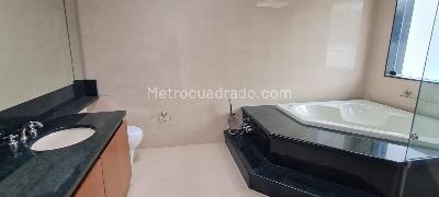 Casa de 4 alcobas en venta en Hacienda San Simon, Bogotá, 300 m² · foto 2 de 20